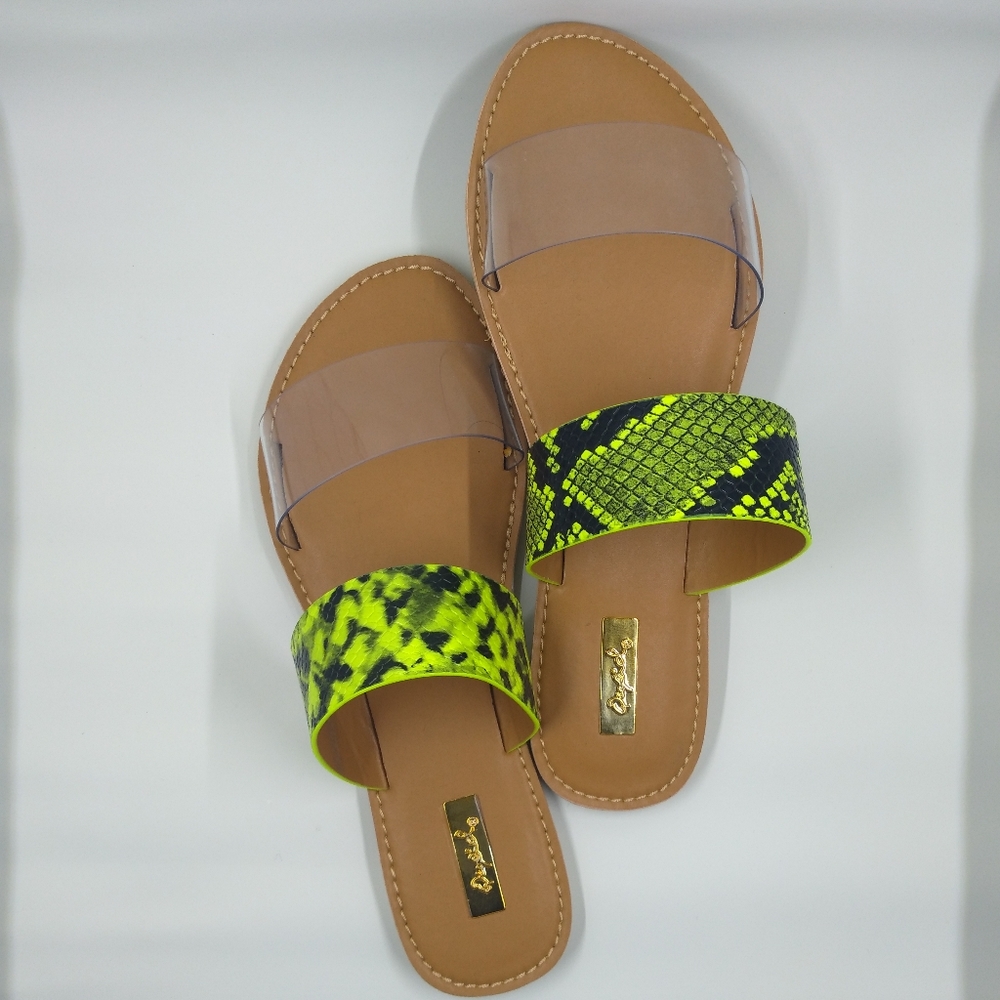 Beach sandals 😍
